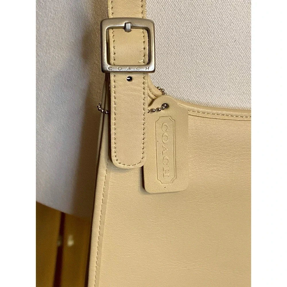 Vintage COACH 9135 Saddle Flap Crossbody bag 100 % Leather Brand New W/o Tags